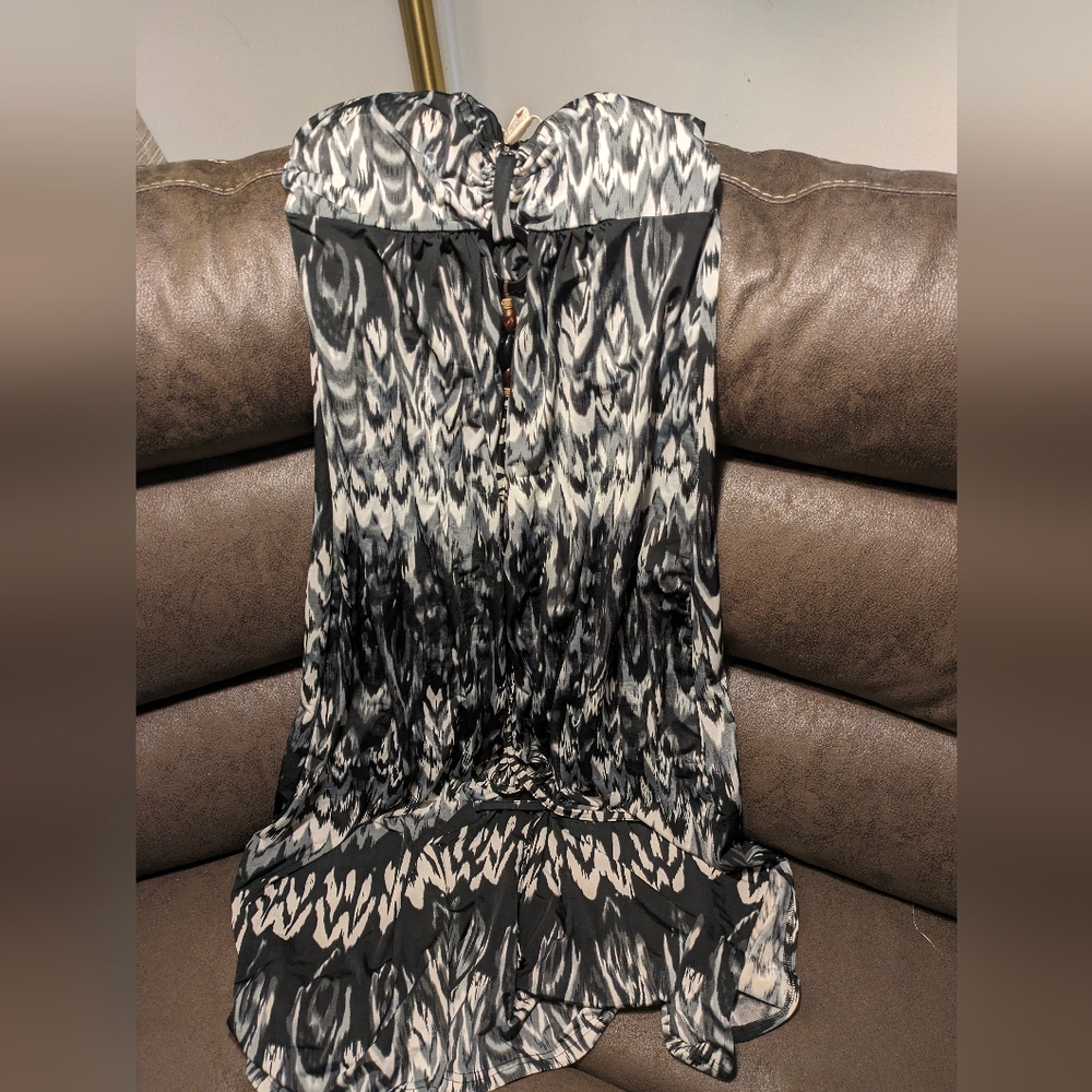 Pretty Dark Tropical Dress